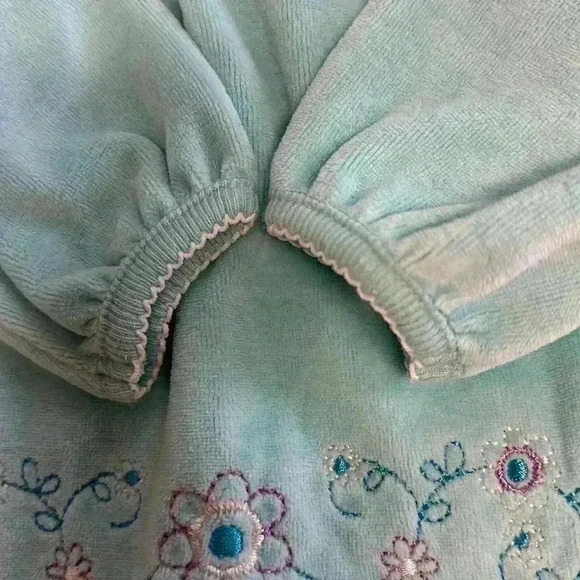 Baby Boots - Long sleeve  Velour dress. Size 6 months - Picture 4 of 4
